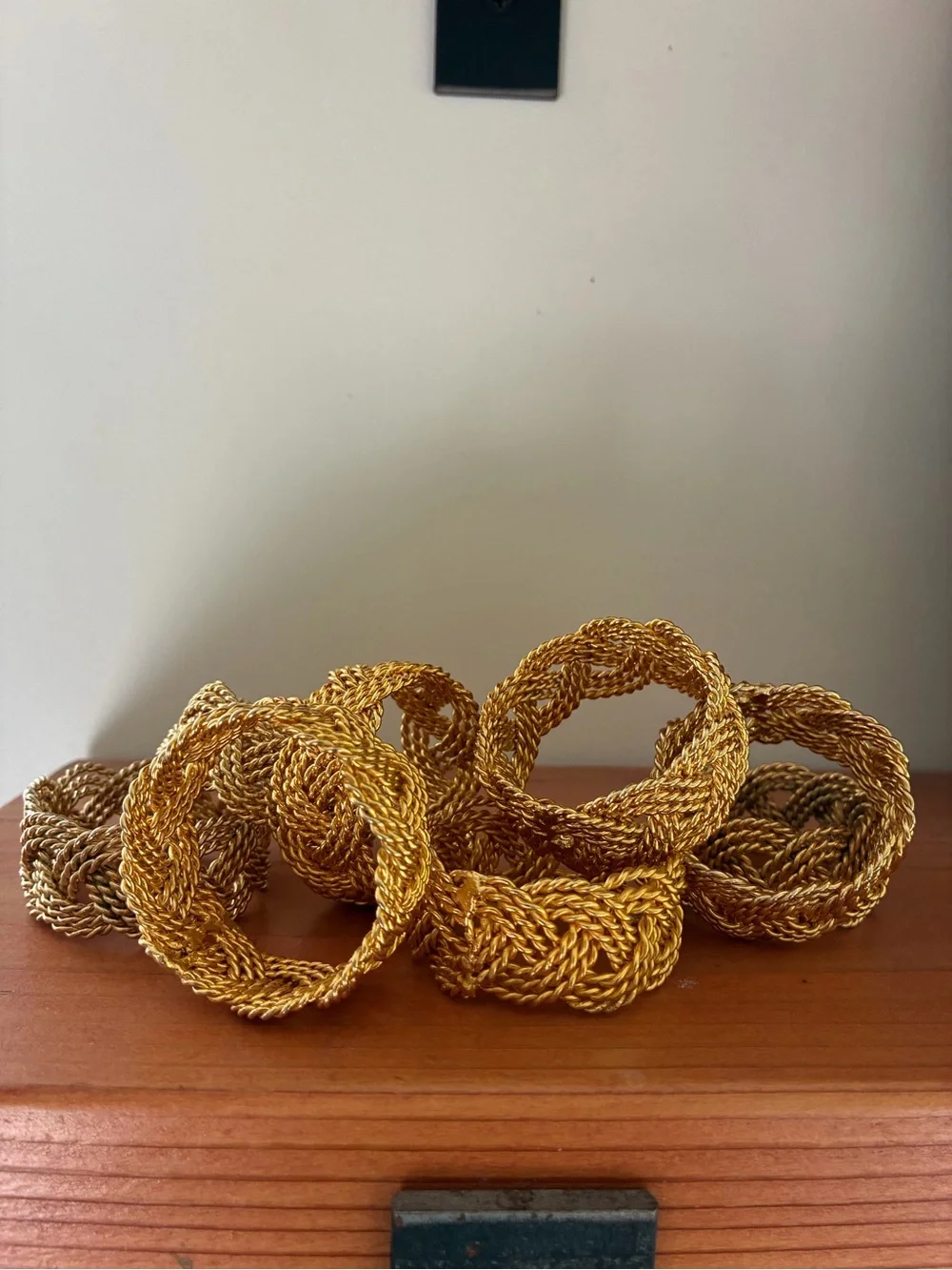 Gold Metal Napkin Rings Holder Set of 8 Twisted Braided Rope Design table decor